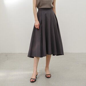 NEW! Monologue midi flare skirt